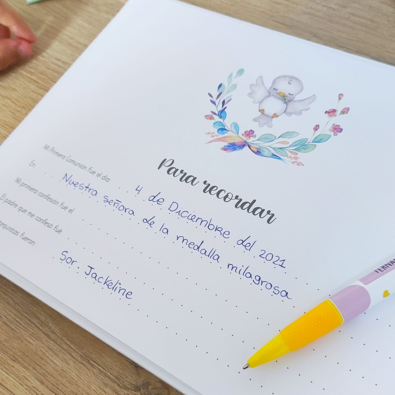 Regalos de Primera Comunión perfectos: Preservar momentos preciosos en el álbum de fotos de un niño